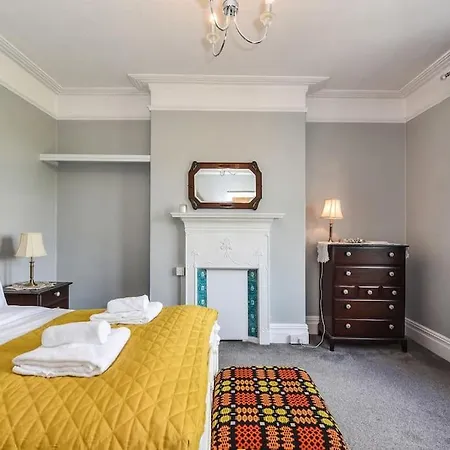 Traditional 3-Bed Property In Pontcanna With Parking Cardiff Exterior photo