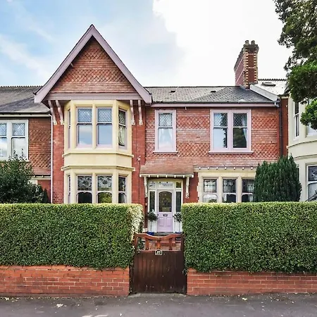 Traditional 3-Bed Property In Pontcanna With Parking Cardiff Exterior photo