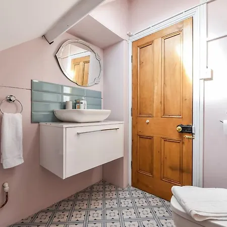 Traditional 3-Bed Property In Pontcanna With Parking Cardiff Exterior photo