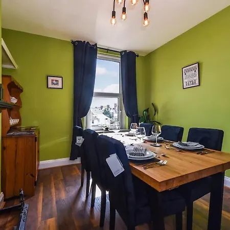Traditional 3-Bed Property In Pontcanna With Parking Cardiff Exterior photo