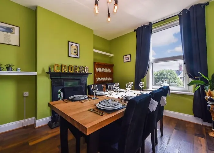 Traditional 3-Bed Property In Pontcanna With Parking